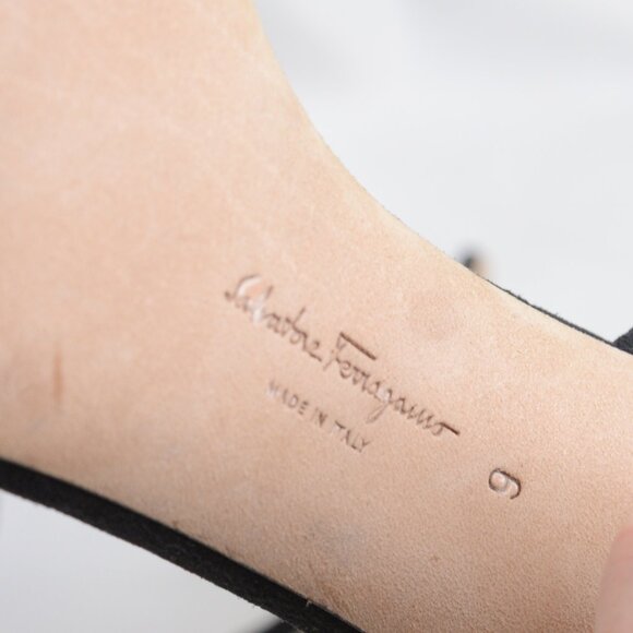 NWOB Salvatore Ferragamo Ines X5 Black Suede Heels Sz 9 - Picture 7 of 9